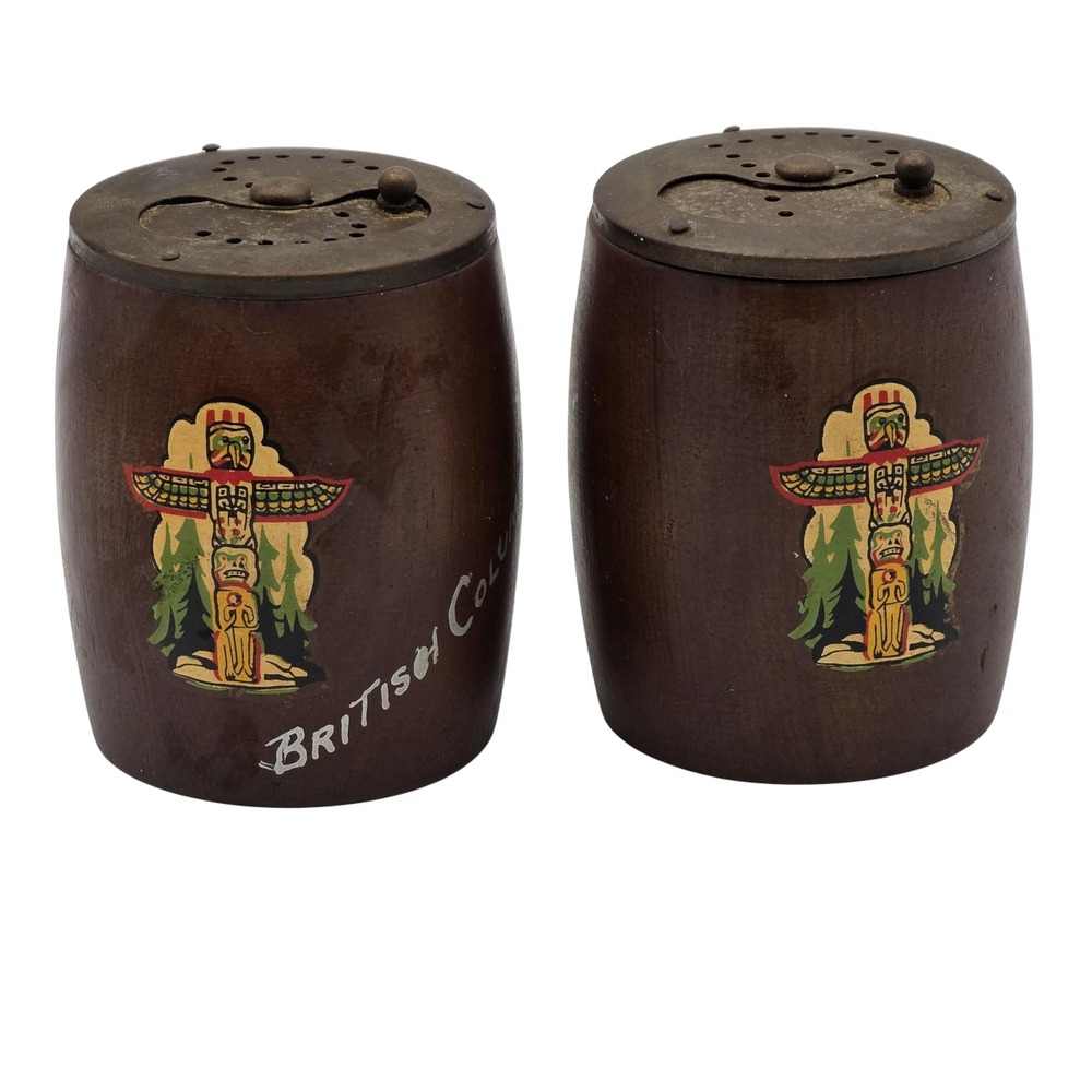 Vintage Wooden Barrel Salt‎ Pepper Shakers British Columbia Totem Pole Souvenir